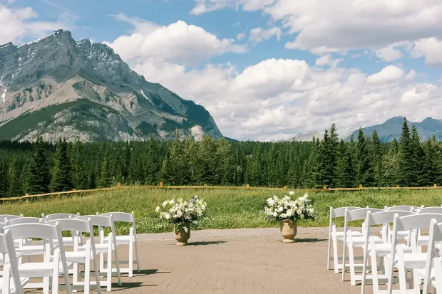 trouwen op een boerderij met overnachting uitzicht op water