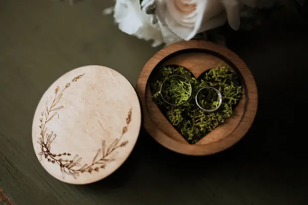 duurzaam ringdoosje met mos