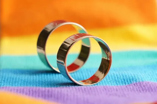 25-jarig jubileum homohuwelijk: 3 stellen om middernacht gehuwd