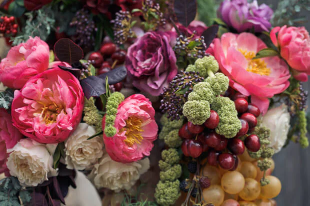 rode bruiloft decoratie bloemdecoratie