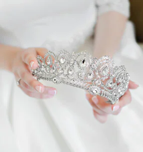 Diademen en tiara’s: wat is het verschil?