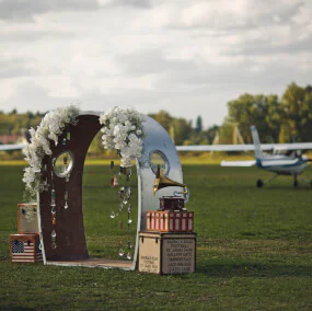 Backdrop bruiloft | Decoratie ideeën over ceremonie achtergronden