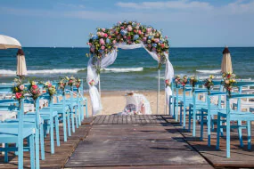 Beach wedding? Zo gebruik je lichtblauwe accenten!