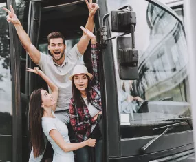 Touringcar huren voor de bruiloftgasten. Lees hier de voordelen!