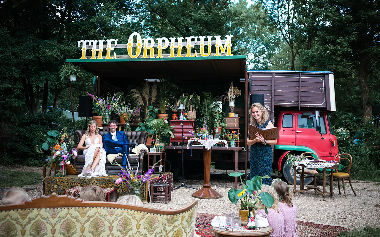 in de naam van de liefde