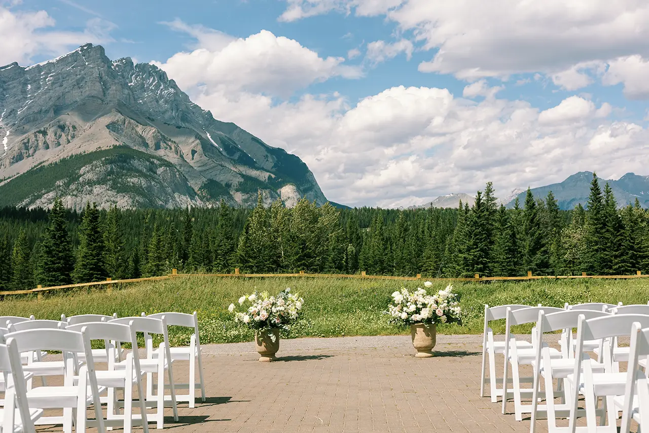 trouwen op een boerderij met overnachting uitzicht op water