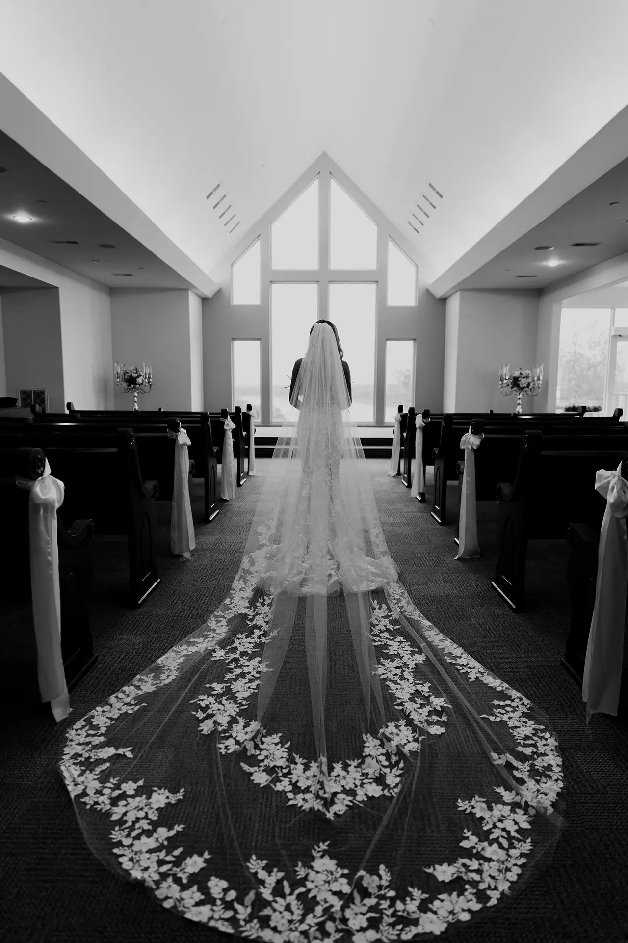 Lange sluier met bloemen borduursels