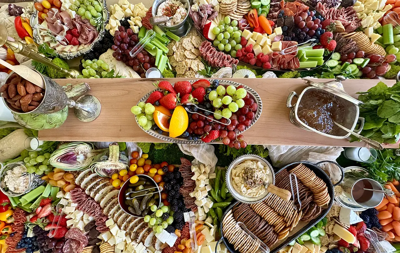 Grazing table op je bruiloft: Wat is het en wat kost het?