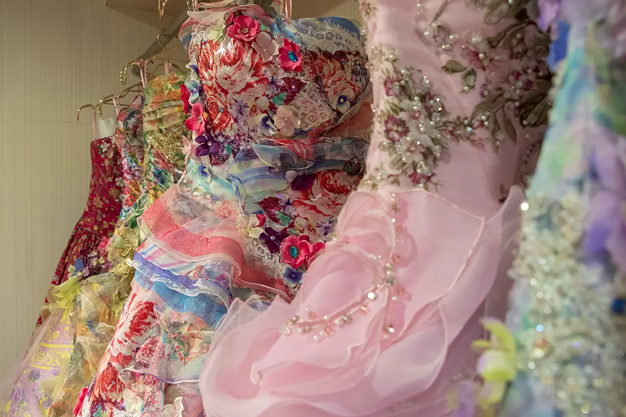 Gypsy wedding jurken bruiloftsgasten: hoe meer over de top, hoe beter