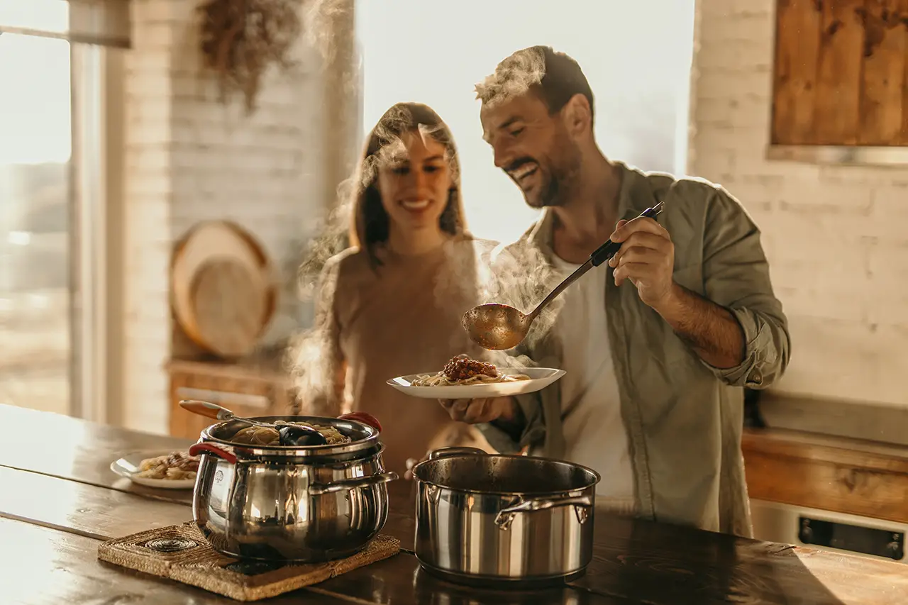 Gezellig samen koken is goed voor je relatie