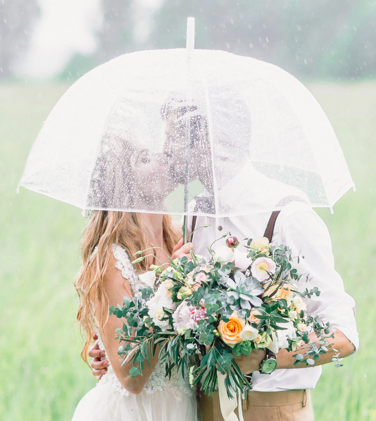 Regen trouwdag fotografie