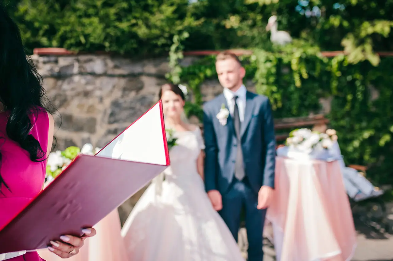 Een persoonlijke ceremonie met een lach en een traan