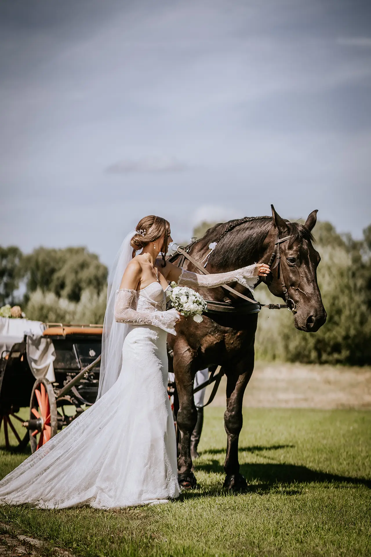trouwkoets en volgkoets voor je gasten