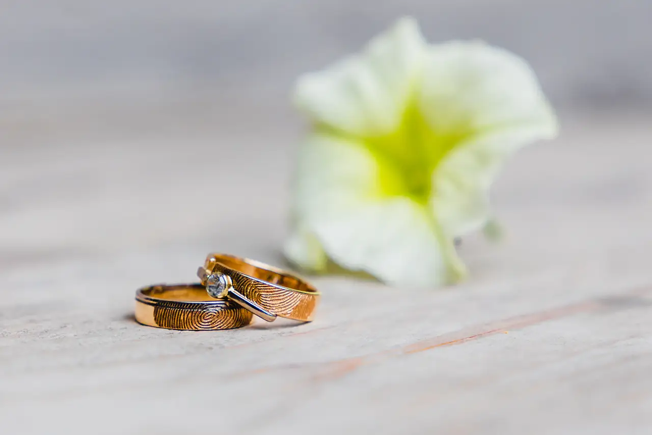 Wat is een mooie tekst voor de trouwring gravure?