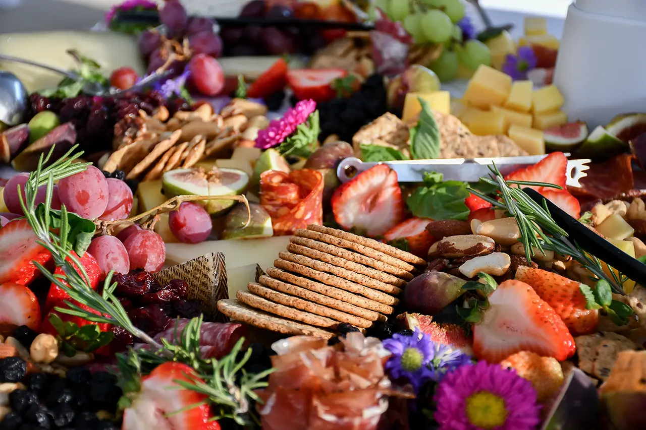 Grazing table op je bruiloft