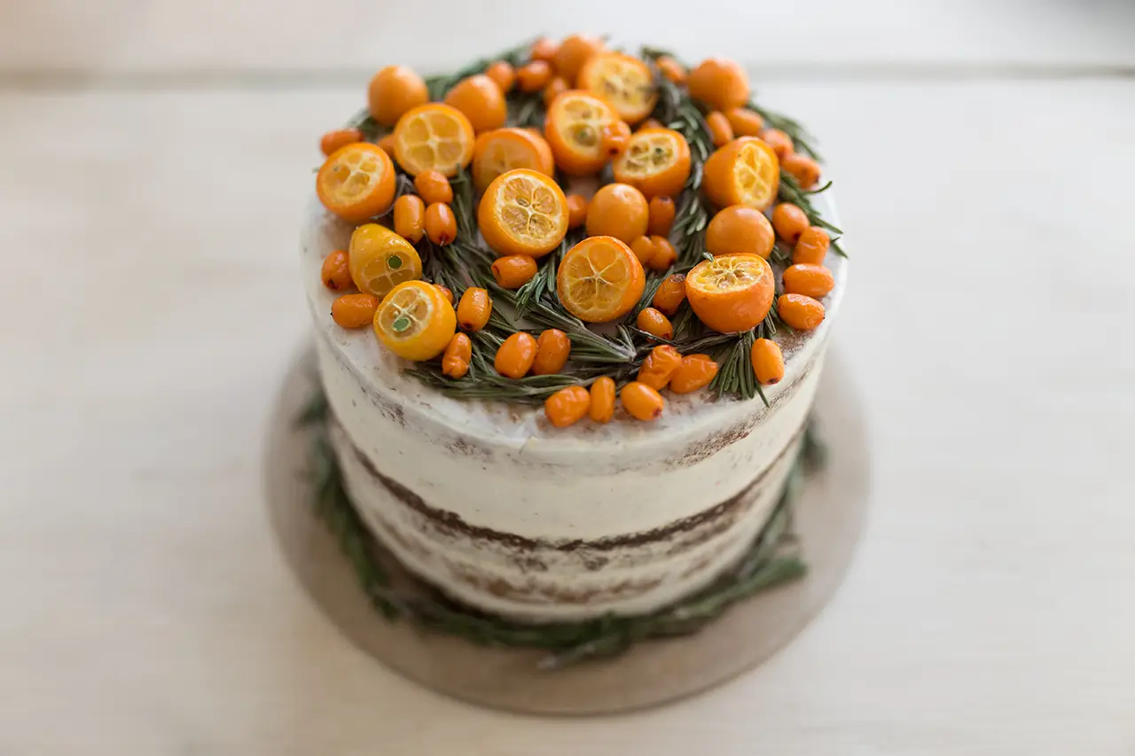 Een oranje taart op je WK-bruiloft